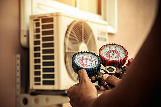 Professional Hvac technician working in Rice, TX